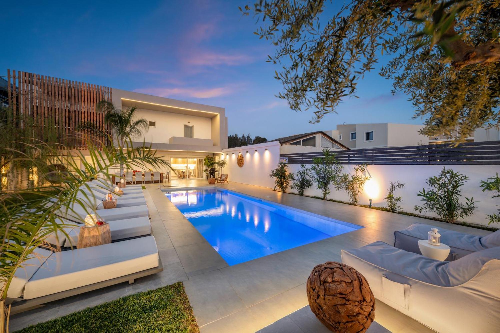 Hypnosis Beachside Villa With Private Heated Pool Georgioupoli Dış mekan fotoğraf